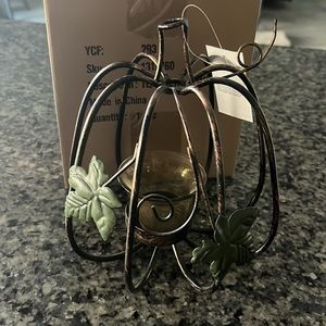 Yankee candle metal pumpkin votive/tea light holder NWT